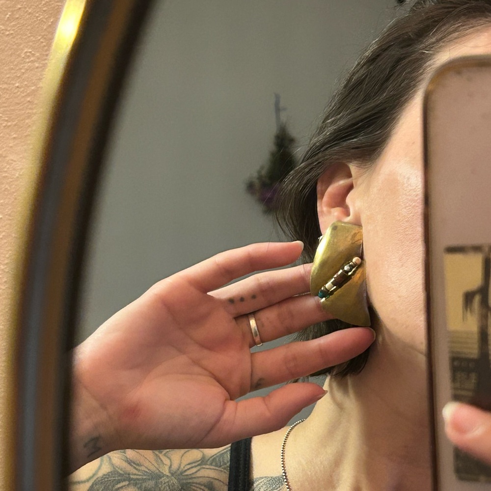 Vintage brass and bead statement earrings - Picture 2 of 3